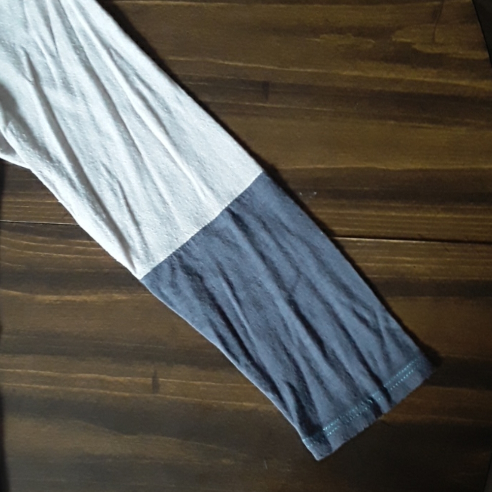 Tri-Color Tunic - Picture 4 of 10